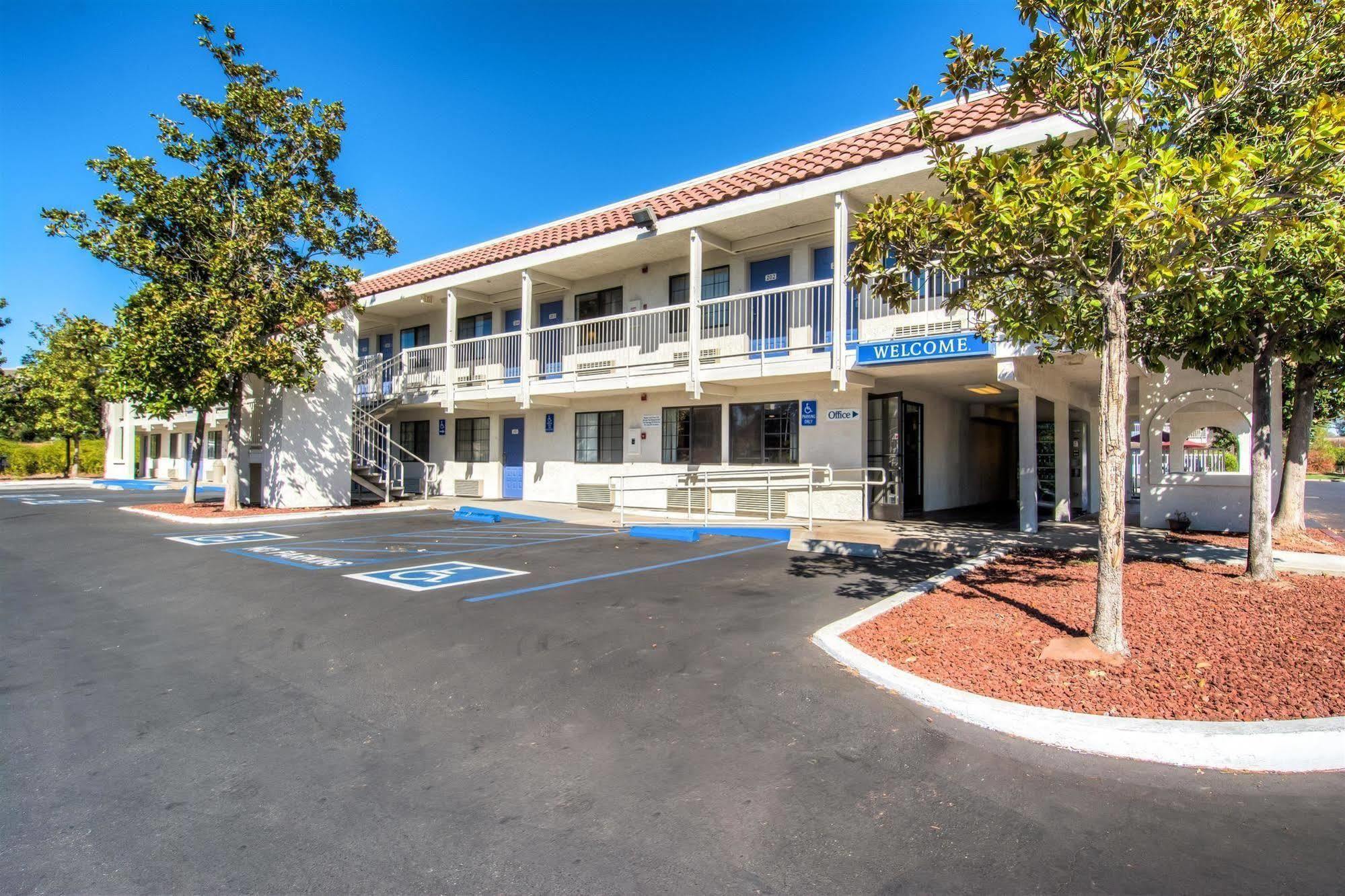 Motel 6-Redding, Ca - South Kültér fotó