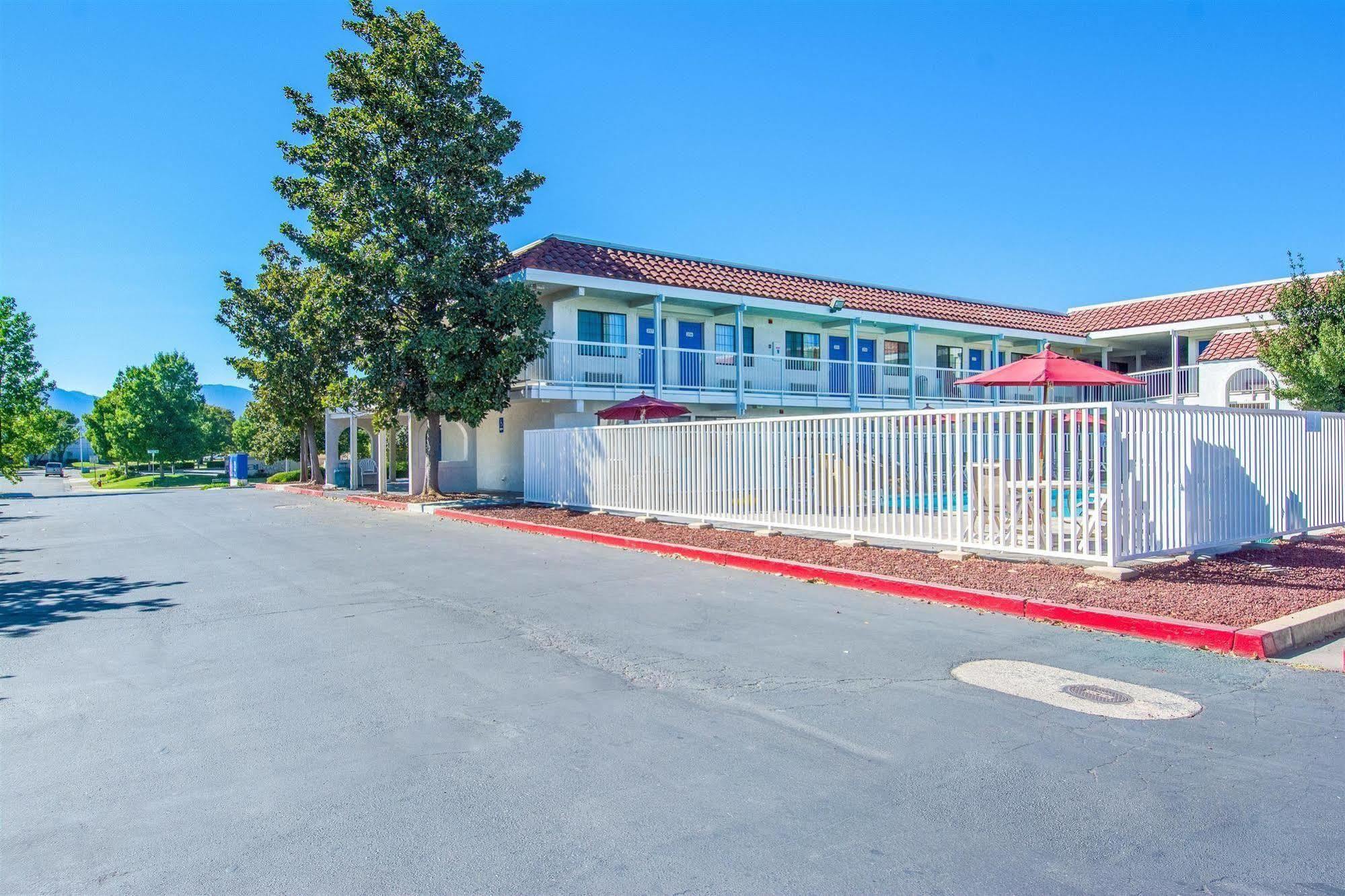 Motel 6-Redding, Ca - South Kültér fotó