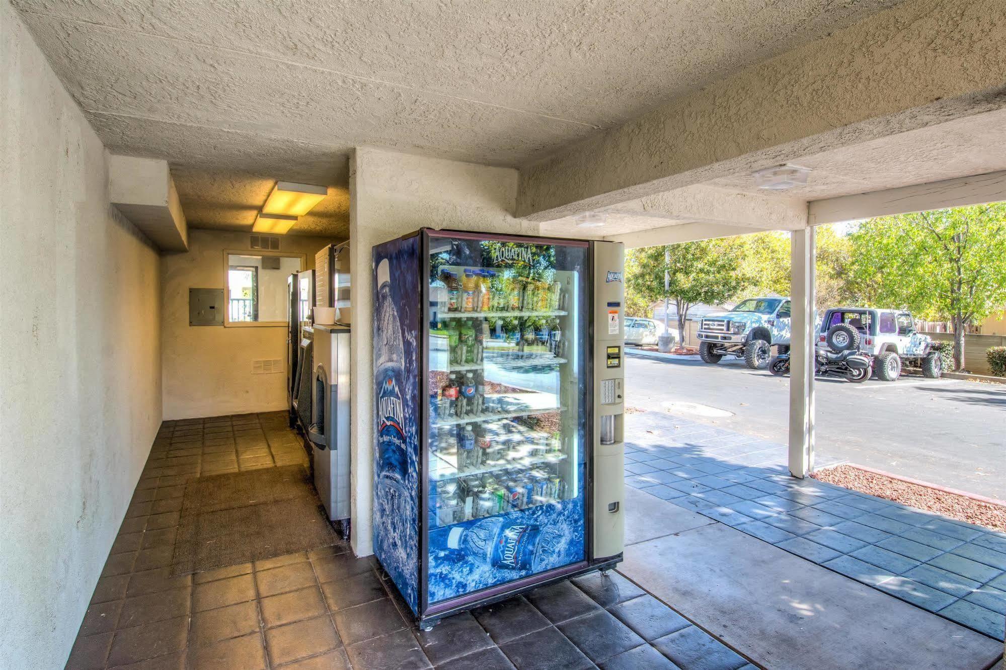 Motel 6-Redding, Ca - South Kültér fotó