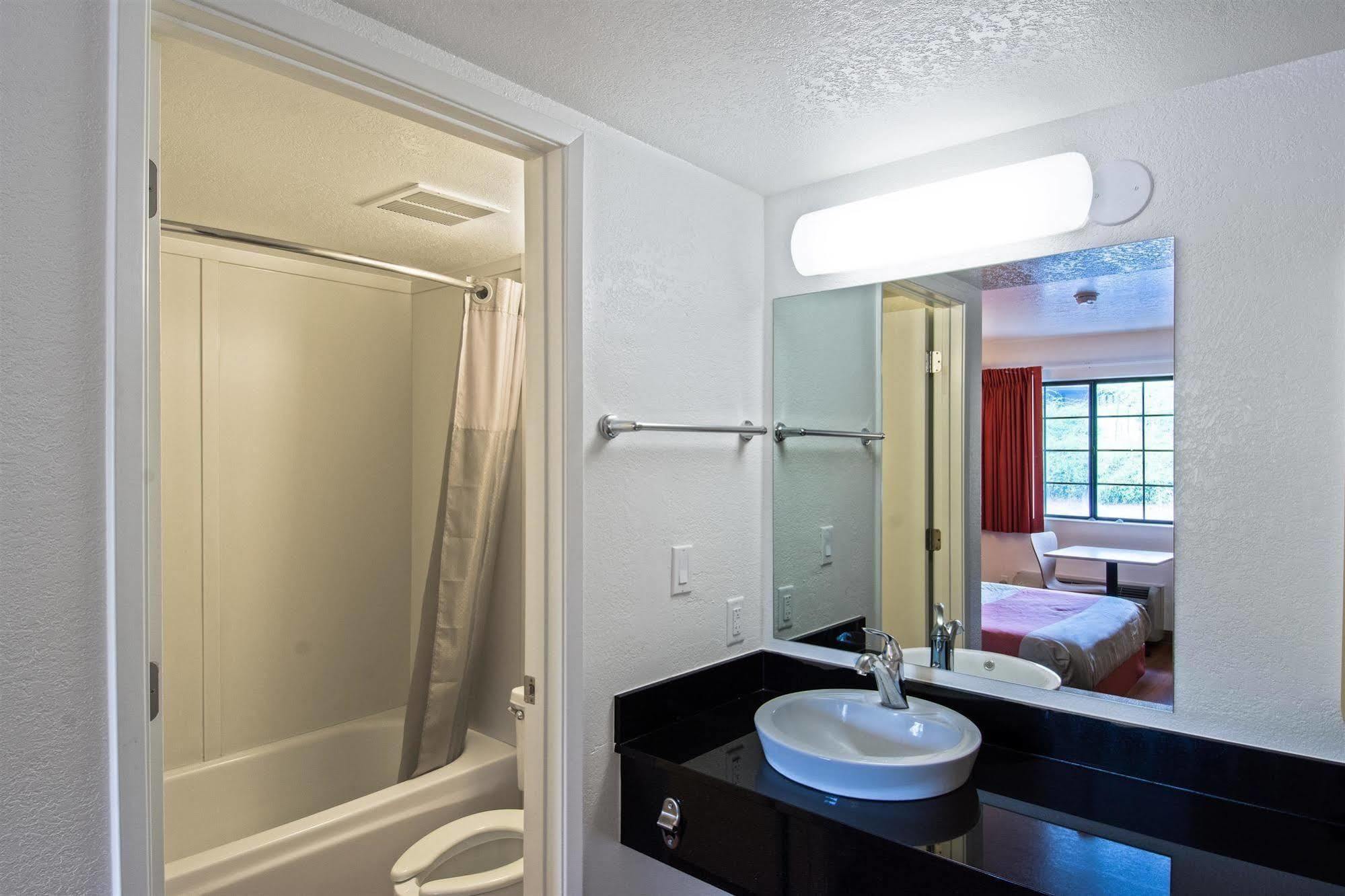 Motel 6-Redding, Ca - South Kültér fotó