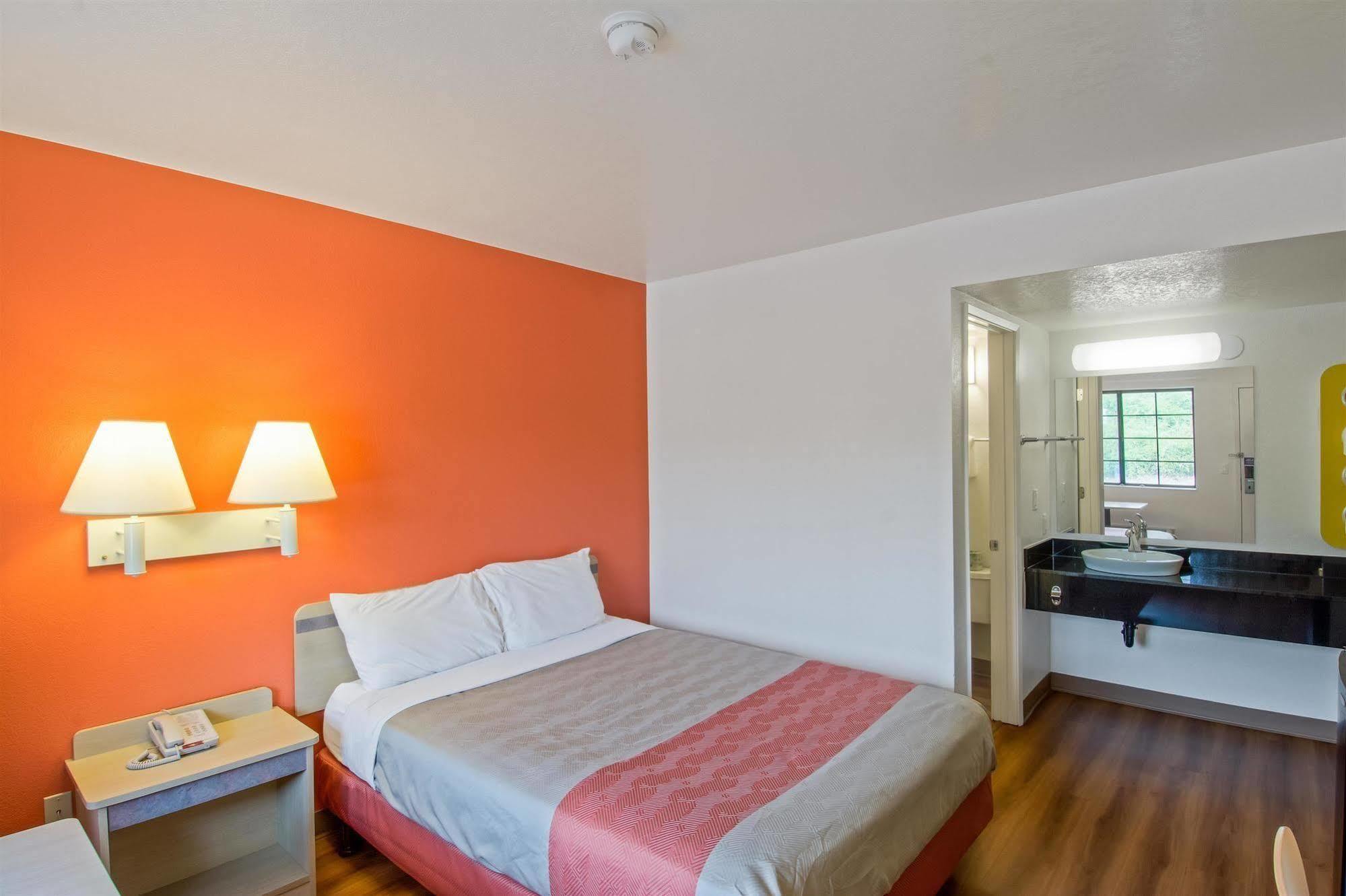 Motel 6-Redding, Ca - South Kültér fotó