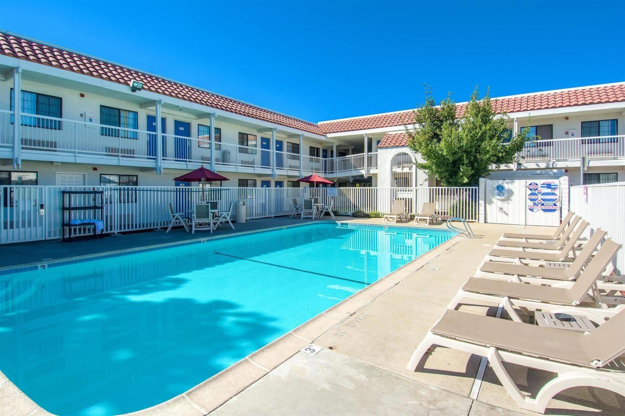 Motel 6-Redding, Ca - South Kültér fotó