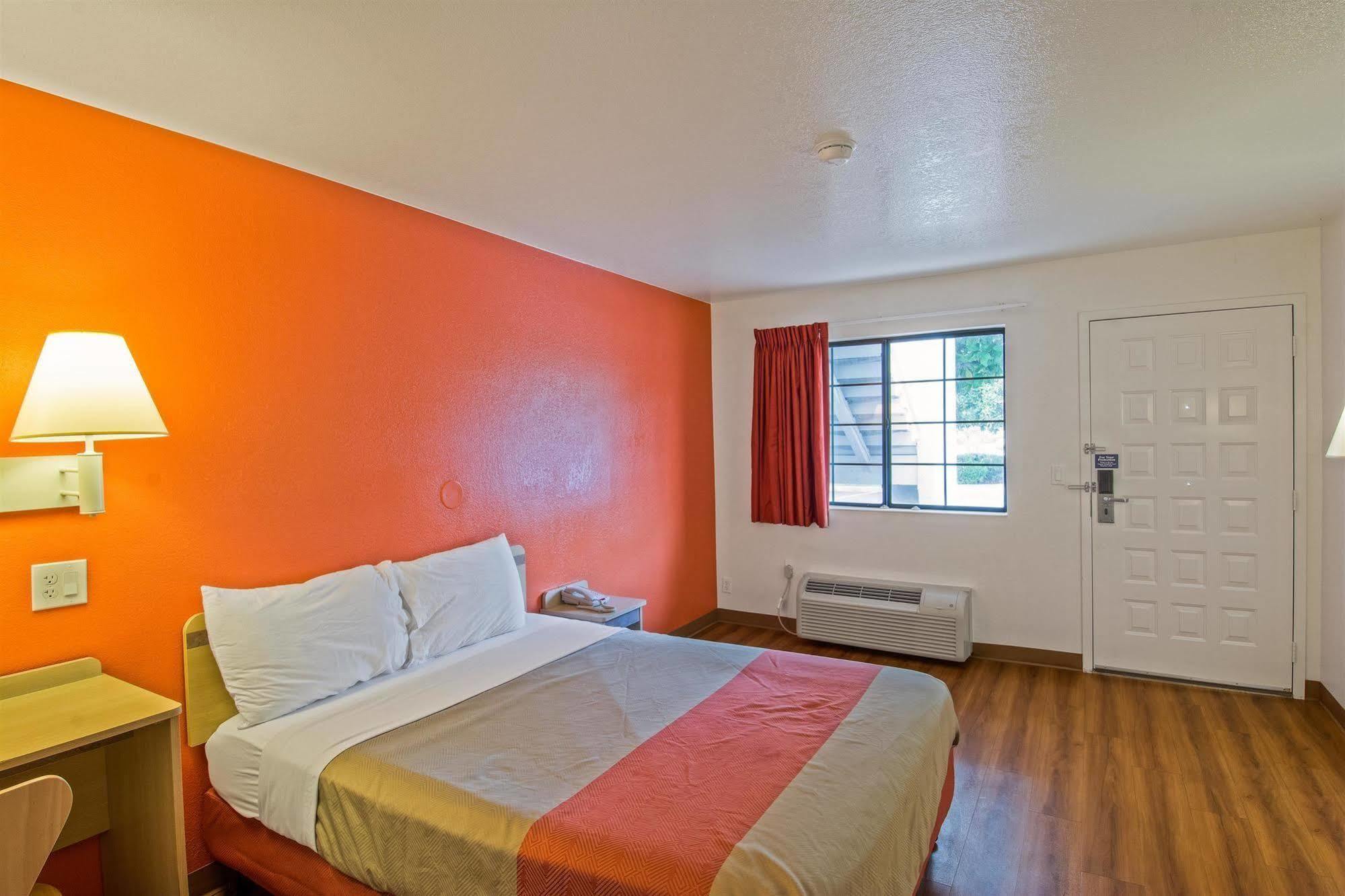 Motel 6-Redding, Ca - South Kültér fotó