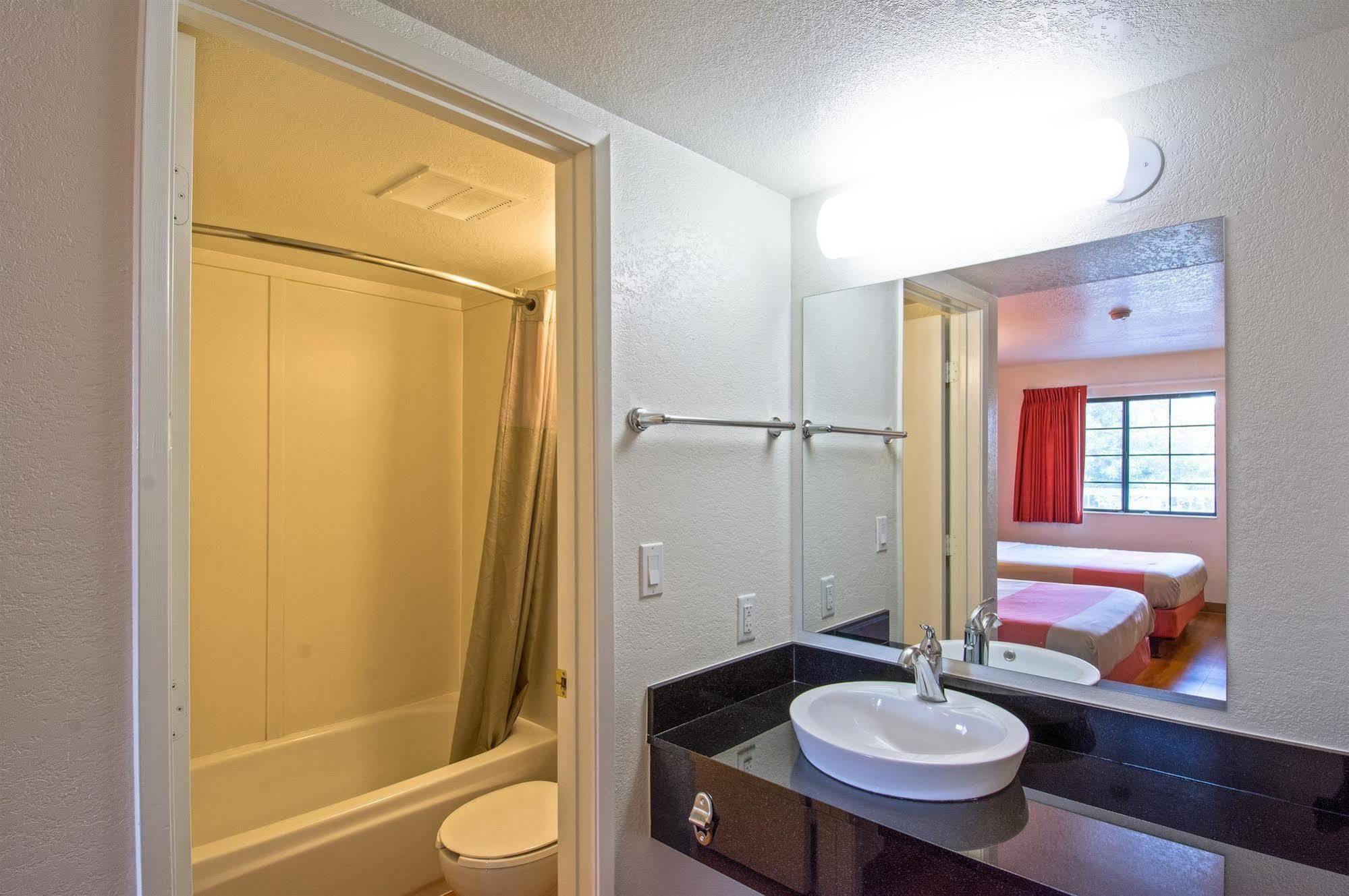 Motel 6-Redding, Ca - South Kültér fotó