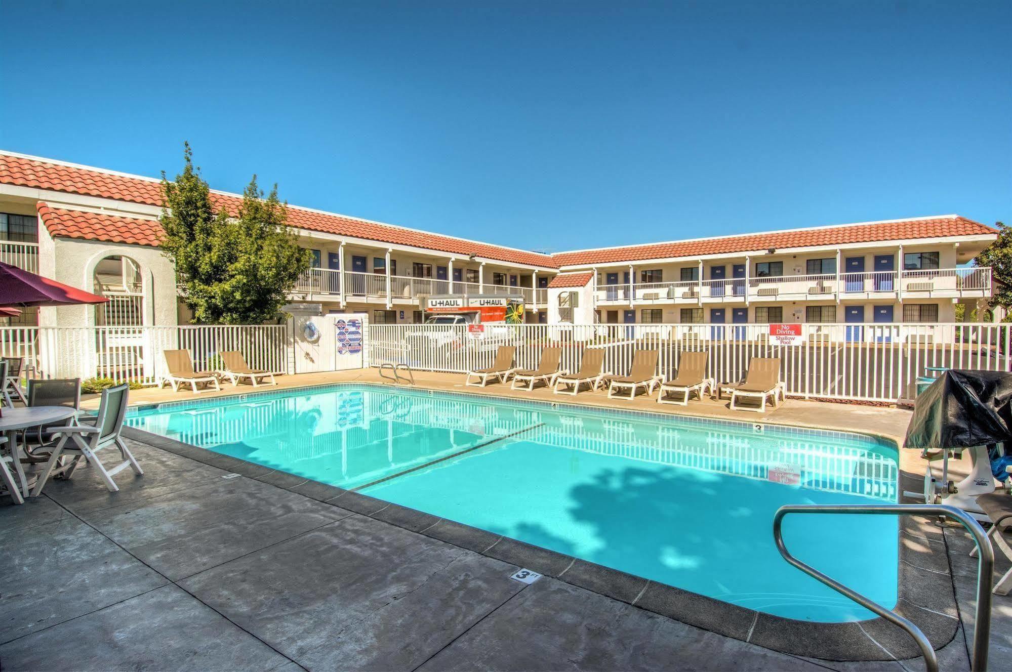 Motel 6-Redding, Ca - South Kültér fotó