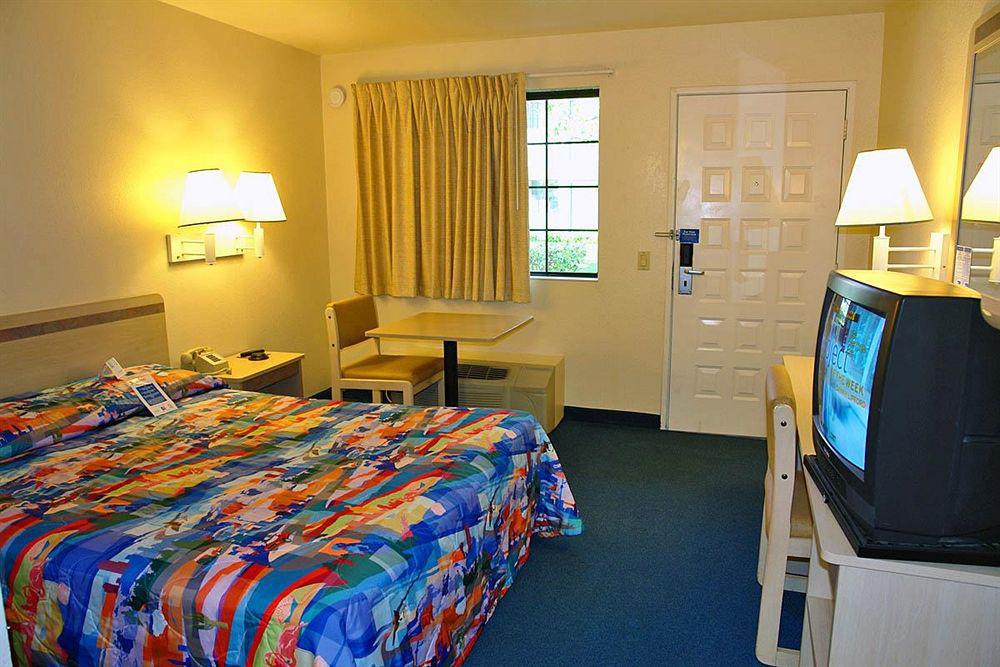 Motel 6-Redding, Ca - South Kültér fotó